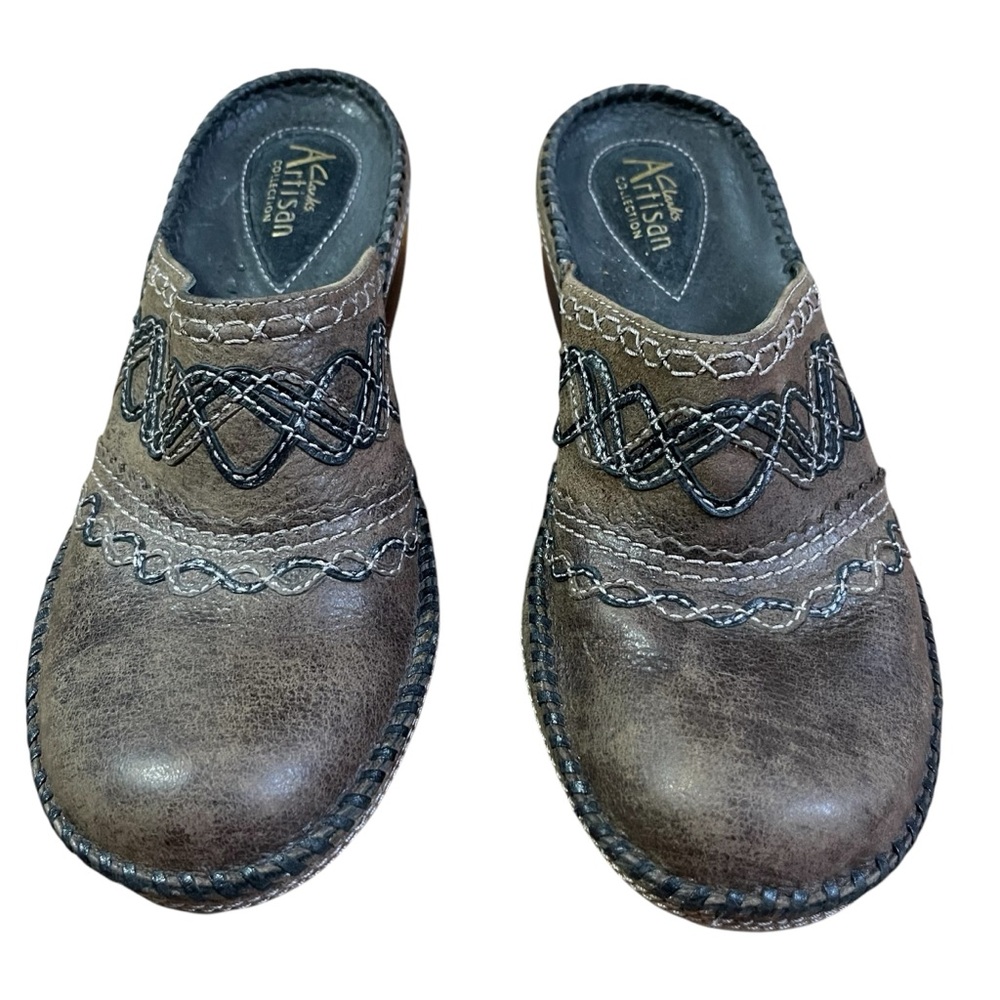 Clarke Clogs Vintage Brown 7.5 Leather with Embossed‎ Pattern